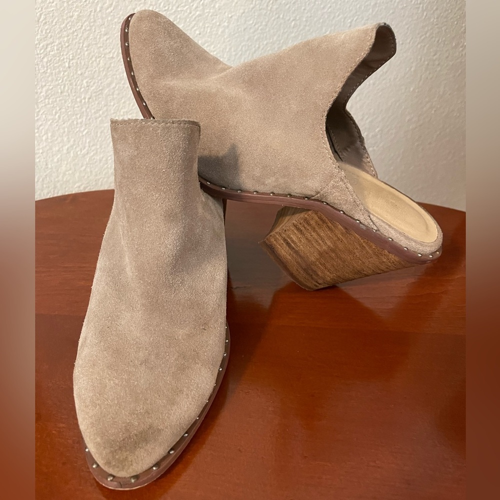 Women’s Size 7.5 Chinese Laundry Springfield Suede Mules 3” Brown Chunky Heel